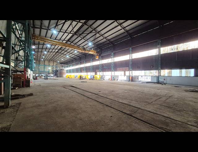 5,600M² FACTORY TO LET IN ANDERBOLT